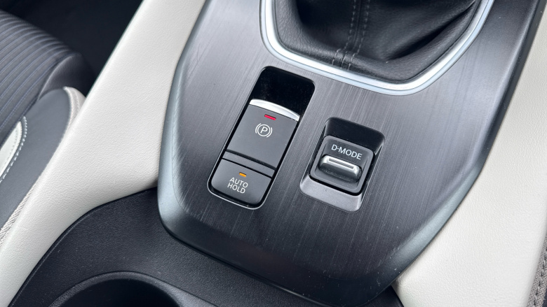 Nissan Qashqai 1.3 DiG-T MH Tekna 5dr Petrol Hatchback